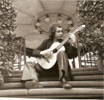 Lavilliers au kiosque de Saint-Etienne, vraisemblablement en 1972 (photo DR)