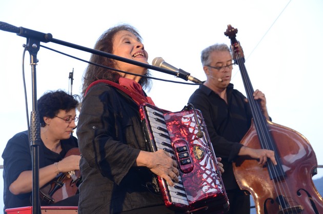 Michèle Bernard (photo Marc Buonomo)