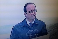 François Hollande en discours, sous la pluie, à l'île de Sein (copie d'écran)
