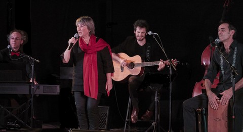 Martine Scozzesi et ses musiciens (photo Yann Sévrin)