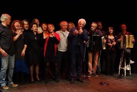 Le final de l'hommage à Aznavour (photos Michel Trihoreau)