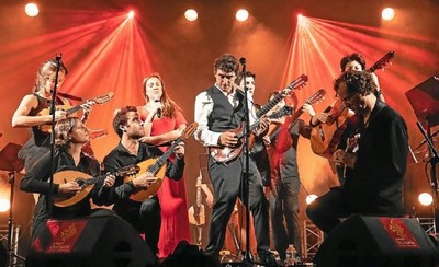 Féloche and the mandolin orchestra