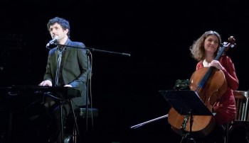 Albin de la Simone en concert (photos d'archives Athos99)