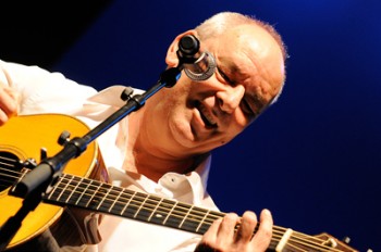LE PROGRAMME Dimanche 19 octobre : « L'Aube à l'unisson » (chorale collégienne). Lundi 20 : Renan Luce ; Zaz ; Oldelaf ; Vertigo. Mardi 21 : « Le Soldat rose 2 » ; Holly siz + Cats on trees ; Maxime Le Forestier ; The blues orphans. Mercredi 22 : Bernard Lavilliers ; Clarika + Florent Marchet ; Barbara Hendricks ; « Où vont les chevaux quand ils dorment ? » (hommage à Leprest par Jean Guidoni, Yves Jamait et Romain Didier) ; Sidy Gueye. Jeudi 23 : Julien Doré ; Yves Jamait ; Pierre Lapointe ; Petit remix entre amis (électro). Vendredi 24 : Yodelice ; Le Grand Choral chante Brel (avec Pierre Lapointe, Clarika et Yves Jamait) ; Julien drive (électro). Samedi 25 : Le Grand Choral chante Brel (deux autres séances) ; Nasser tremplin rock ; Dj Noos.