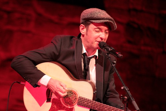 Yves Jamait sur la scène de Barjac 2015 (photos Catherine Cour)