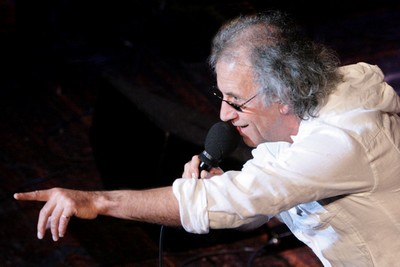 Joan Pau Verdier en  2009 au "1er mai jour Ferré", au Trianon à Paris (photo Anne-Marie Panigada)