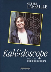 Ce sont deux livres en un. L’intégrale des chansons et sketches de Gilbert Laffaille. Et son autobiographie.On en apprend autant sur Laffaille que sur l’histoire de la chanson, de celle qui s’écrit entre 1977 et maintenant. Cet ouvrage qui prend d'emblée une place privilégiée dans notre bibliothèque, comme le précieux livre qu’il est. (pour commander, cliquez sur la photo)