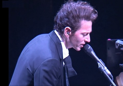 Raphaël dans "Bande magnétique" (captures d'écran)