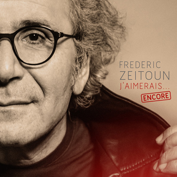 J'AIMERAIS (ENCORE) En 2021, paraissait l'album J'aimerais, douze titres (plus un radio edit) de sa plume, arrangés par Gérard Capaldi, réalisateur de l'album, composés par ses complices habituels, le pianiste Erik Berchot, l'accordéoniste Marc Berthoumieux, Jean-Claude Grhenassia, tous musiciens de jazz, Michel Fugain pour Parenthèse, qui explore les à-côtés d'une vie « Prendre un pari sur l'inconnu », ou Yves Duteil pour La vie sur son visage, hymne à la beauté d'un vieil homme, peint sur la toile d'un peintre - chanson dédiée à Gérard Davoust, producteur éclectique de chanteurs célèbres, son ami. Il y explore avec son habituelle autodérision toutes les facettes de l'amour, rêvant qu'il aime tout le monde (enfin jusqu'à demain ) sur un air klezmer irrésistible, ou le conjuguant « au conditionnel improbable ». Comme une conjuration de notre univers humain. L'amour d'une femme, Tant que tu es là, même infidèle (Science exacte), d'un enfant, à qui il faut inculquer le sens de la liberté qui est aussi celui de la responsabilité (Apprends à désobéir), celui de la vie tout simplement - Vivre, vivre, sur ces accents orientaux, sorte de carpe diem, incitation à aimer tant qu'il est temps. Les cyniques reprocheront à Zeitoun son trop plein de bons sentiments, sans voir la mélancolie qu'il cache derrière sa joie apparente, l'énergie qu'il a dû déployer dans son chemin de vie à roulettes, et ce sourire qu'il faut bien porter, pour faire, pour refaire, mais En mieux. Chanson dans laquelle il règle qulques comptes, mine de rien, tout comme dans Rire de tout, « Il court il court le mal d'humour » satire du prêt à penser hypocrite, alors qu'il préfère, à tout prendre, les mythomanes « Les pires mensonges sont ceux qu'on se fait à soi-même ». Et puis il y a cette chanson sans chanteur à qui il donne la parole, particulièrement émouvante pour nous, parce que la chanson, à nous qui l'aimons et la tenons pour essentielle, nous semble à tout point de vue en grand danger « Je meurs de n'être pas chantée. » La version Deluxe de l'album paraît ce 4 novembre, avec une très belle version en duo avec Anny Duperey, qui pose ses mots sur J'aimerais, et cinq nouveaux titres, en écho avec les précédents. On y célèbre les femmes courageuses ou oubliées, on y déplore la fin de l'humour partagé en couple, on y hait Les anniversaires, et les Vieux beaux ont remplacé les beaux vieux. Une tonalité plus tourmentée, plus tragique, malgré cet hommage aux Poulidors de la vie. - Catherine LAUGIER