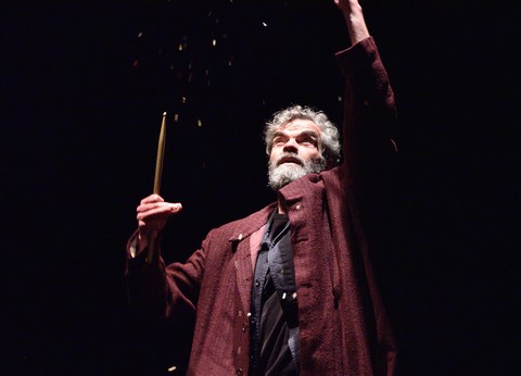 Edgar Bori dans le spectacle "Poésinutiles" (photo non créditée)