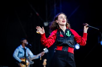 Ade 2