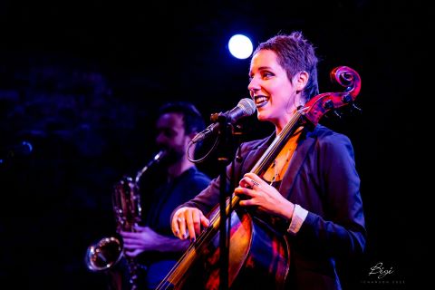 PIRIS Hélène devant ©Bégé 480x320