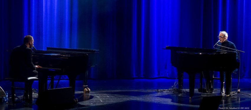 2023-12-01 Alain Chamfort et pianiste ©Ghislain Debailleul 4 850x373