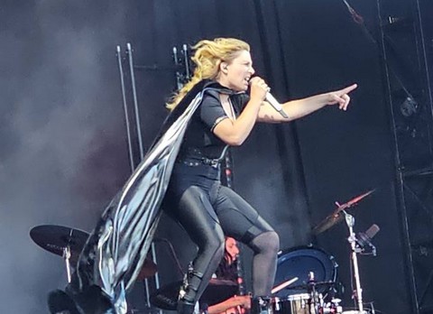 Santa sur la scène de Namûr (photo)