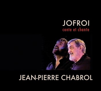Il y a deux ans, à Cabiac, Jofroi nous avait présenté un émouvant spectacle sur Jean-Pierre Chabrol. C’est cette création que voici, enfin, en disque. Dix-neuf titres, avec la participation du groupe Nomade pour retrouver ce moment presque fusionnel entre le chanteur belge et l’auteur cévennol. « La vie a bien voulu que l’on se croise, que l’on se rencontre, se revoie, qu’une amitié et une fidélité naissent. Ce n’est pas innocent non plus, si de Belgique, nous sommes venus vivre un jour au bord des Cévennes. A partir d’un certain âge, elles avaient été quand même, une partie de ma nourriture. L’été, la France, une de mes premières chansons, je l’ai écrite en 75 sur le mont Lozère et c’est ainsi que Jean-Pierre Chabrol m’a surnommé le «cévenol du Nord», titre dont j’ai toujours été très fier. Et c’est un autre merveilleux cadeau qu’il m’a fait, me confiant un jour toute une série de textes inédits en me proposant de les mettre en musique. » On commande ce précieux album sur le site de Jofroi.
