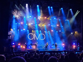 Orchestral Manœuvres in the Dark (photo Thomas Jadin)